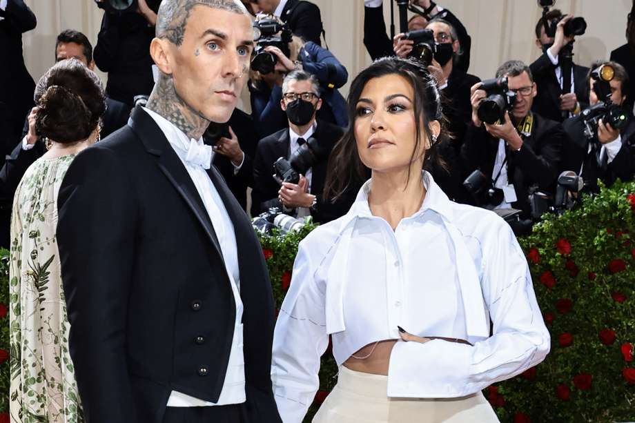 NEW YORK, NEW YORK - MAY 02: (L-R) Travis Barker and Kourtney Kardashian attend The 2022 Met Gala Celebrating "In America: An Anthology of Fashion" at The Metropolitan Museum of Art on May 02, 2022 in New York City.   Jamie McCarthy/Getty Images/AFP (Photo by Jamie McCarthy / GETTY IMAGES NORTH AMERICA / Getty Images via AFP)