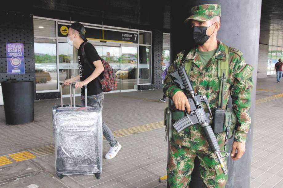 
El martes 14 de diciembre, dos artefactos explotaron en el Aeropuerto Internacional Camilo Daza, de Cúcuta. Murieron dos policías. / AFP