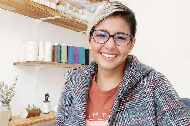Ella crea espacios formativos para mujeres a partir de la técnica crochet