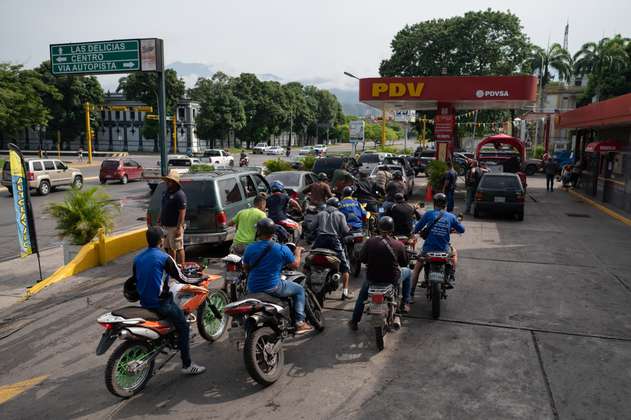 Venezuela recibe ayuda de dos petroleras europeas ante escasez de combustible
