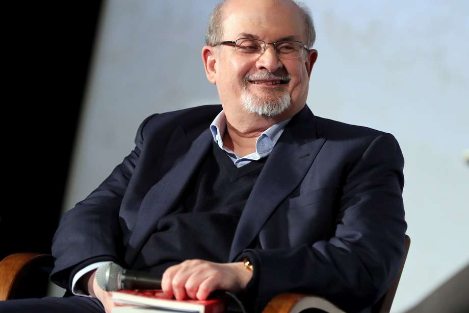 El escritor Salman Rushdie fue atacado el viernes 12 de agosto sobre el escenario cuando participaba en un acto en Chautauqua, una localidad del oeste del estado de Nueva York. EFE/ Hayoung Jeon ARCHIVO

