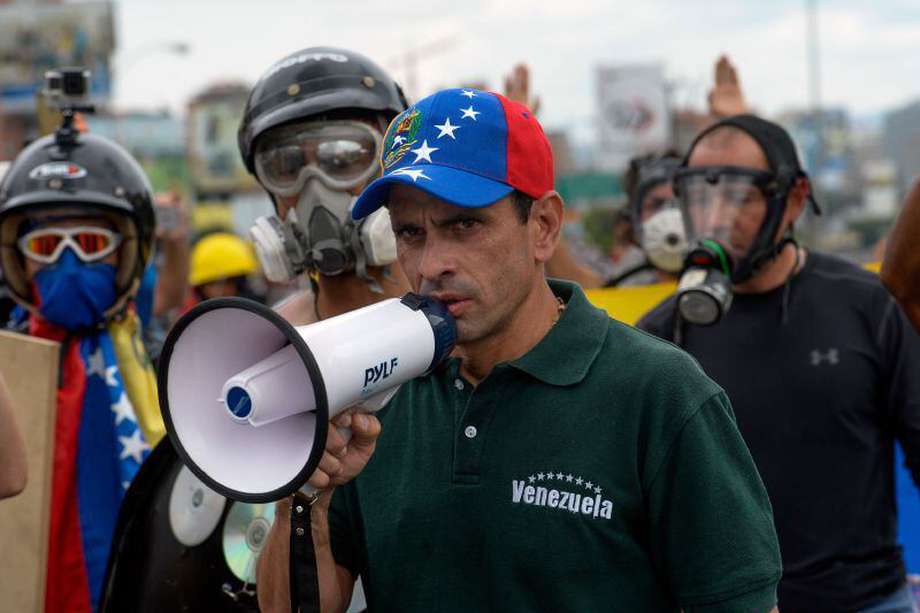 Una de las figuras opositoras más importantes, Henrique Capriles, apareció con una propuesta para la crisis de Venezuela y desató el caos entre los críticos de Maduro. 
