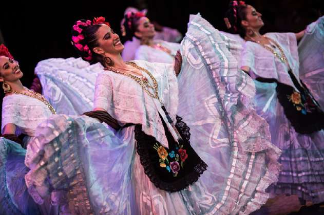Ballet Folclórico de Guadalajara: costumbres y colores de México