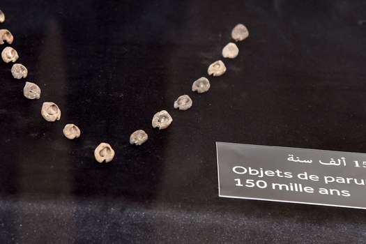 “Son las joyas más antiguas de la humanidad”, afirmó el investigador marroquí Abdeljalil Bouzouggar, profesor del Instituto Nacional de Arqueología y Ciencias del Patrimonio.