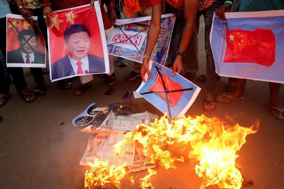 Activistas indios protestan contra China. / EFE