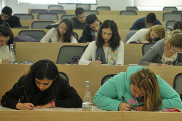 ‘Jóvenes a la U’ ofrece 4.000 becas para estudiar en Bogotá, ¿cómo aplicar?