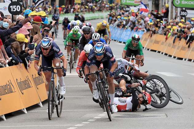 Video: Las caídas de  Ewan, Roglic y Thomas en la etapa del Tour de Francia