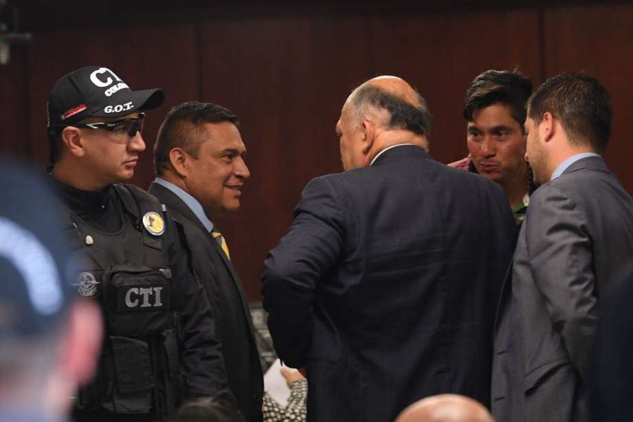 El general (r) Humberto Guatibonza está en juicio señalado de liderar una organización criminal que vendía acceso a sistemas informáticos privados. 