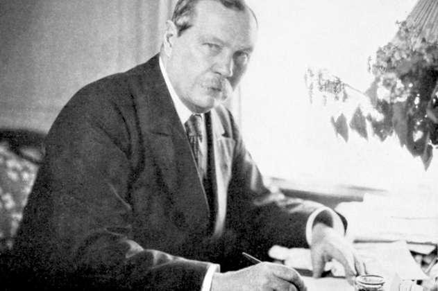 Arthur Conan Doyle: el pionero de la deducción en la novela de detectives 