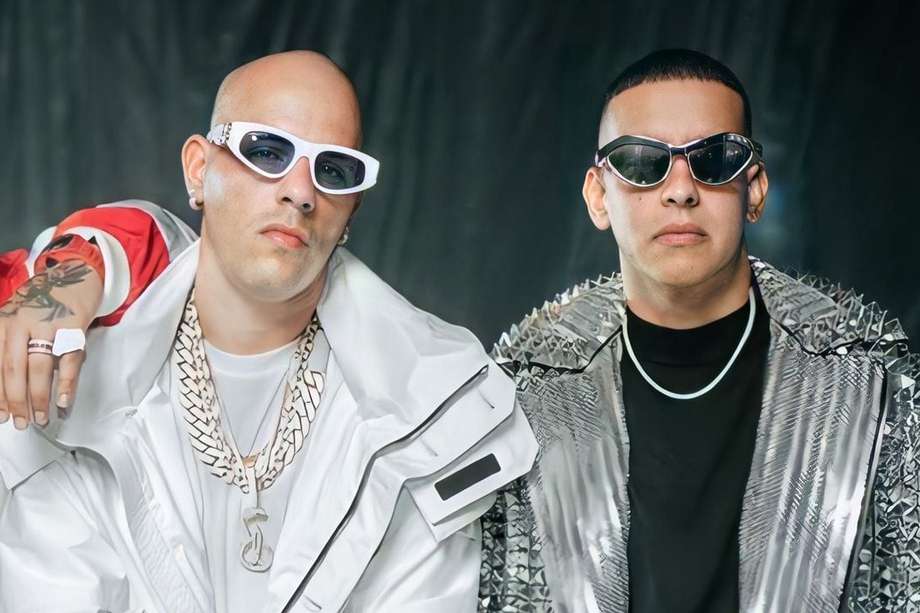 Kendo Kaponi a la izquierda, Daddy Yankee a la derecha. 
Kaponi es uno de los compositores puertorriqueños más importantes de la industria urbana. 