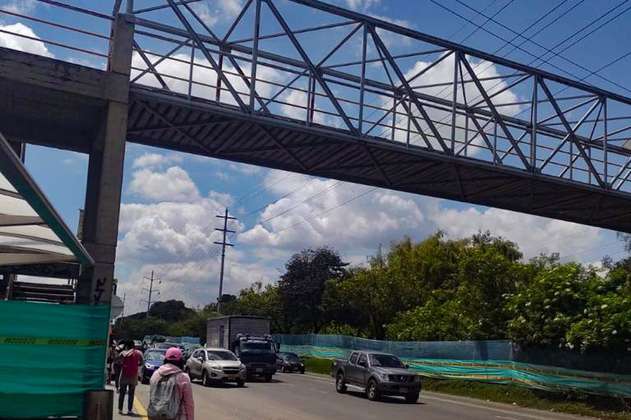 Puente peatonal de la Autopista Norte con Calle 198 estará cerrado por obras