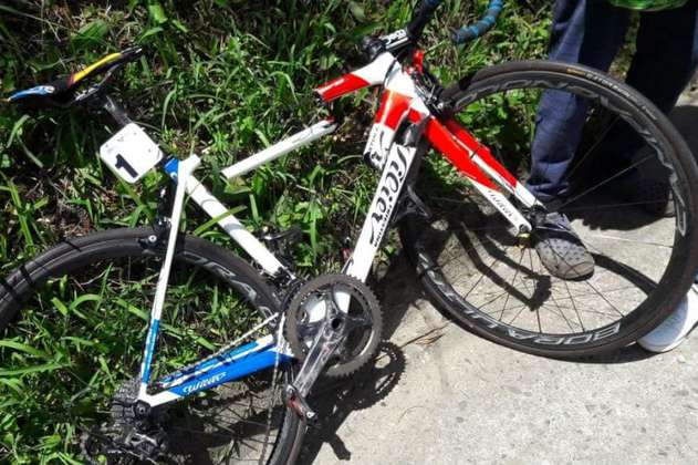 Un accidente de moto dejó a tres ciclistas lesionados en la Vuelta a Colombia