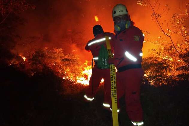 Incendio en Contratación, Santander, ha consumido 20 hectáreas