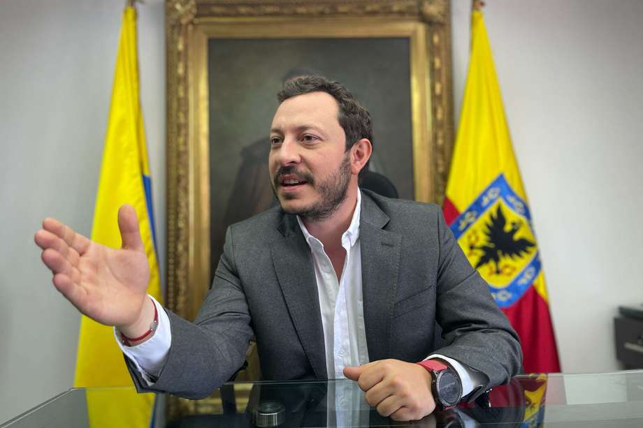 Juan Baena, presidente del Concejo de Bogotá pidió investigar el proceso de selección de Personero de Bogotá ante denuncias sobre los exámenes.