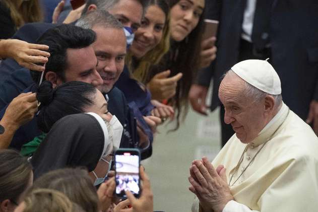 Papa Francisco: “Las mujeres no tienen las mismas oportunidades que los hombres”