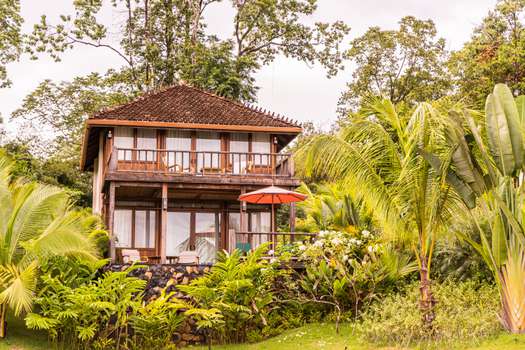 Ubicado en Isla Cólon, Bocas del Toro, La Coralina Island House tiene 8 villas y 23 suites.
