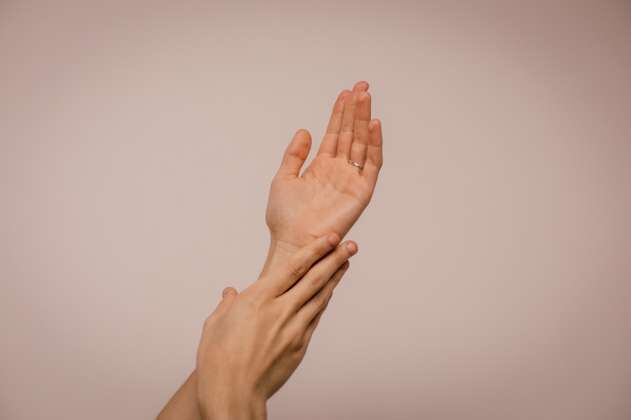 Cremas hidratantes: ¿qué es lo mejor para las manos resecas y agrietadas? 
