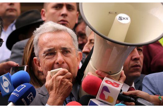 Este martes 18 de agosto, Álvaro Uribe presentó su renuncia al Senado y fue admitida casi de inmediato. / EFE