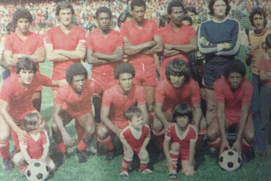 Equipo campeón de América el 19 de diciembre 1979. / Libro "Historia del Fútbol Profesional Colombiano", de El Espectador