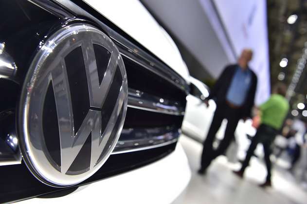 Volkswagen suspende a un ejecutivo por escándalo de las pruebas con monos