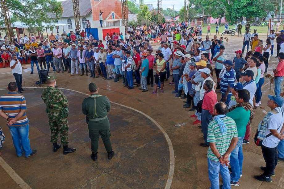 Más de 600 habitantes del municipio exigen que se habilite la vía Miraflores - Calamar.