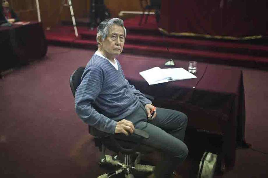 Fujimori -quien cumple una condena de 25 años por violaciones a los derechos humanos-, no participó en la audiencia, pues solo está obligado a comparecer por casos incluidos en el proceso de extradición desde Chile, en septiembre de 2007. AFP PHOTO / ERNESTO BENAVIDES
