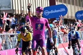 Jonathan Milan, ganador de la etapa 13 del Giro: dos colombianos en el Top-10