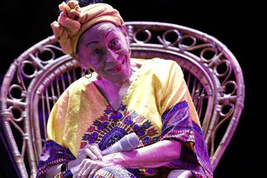 La cantante cubana Omara Portuondo durante el concierto de su última gira mundial "Vida", en una fotografía de archivo.