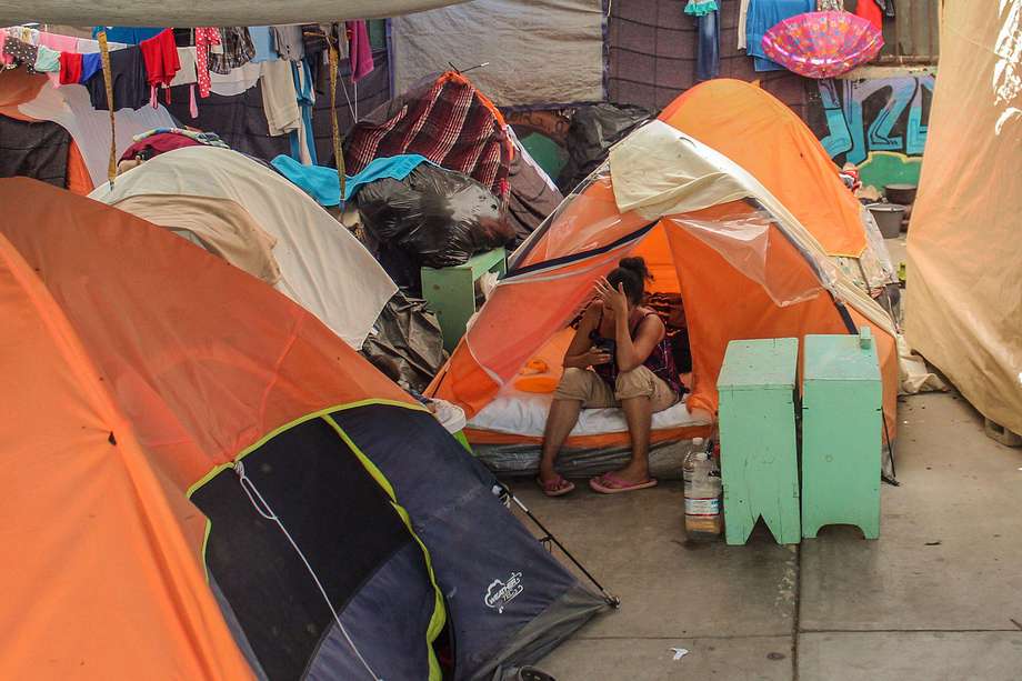 Algunos migrantes permanecen en el albergue Misión Mundial Ágape, en la ciudad fronteriza de Tijuana, Baja California, en México.
