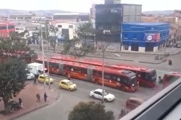 Por volcamiento de vehículo reportan afectación en movilidad en la Avenida Caracas