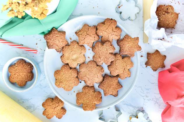 Fácil y rápido: galletas de navidad libres de gluten y azúcar refinada