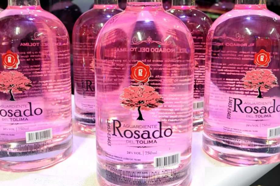 El Aguardiente Rosado es un producto de la Fábrica de Licores del Tolima.