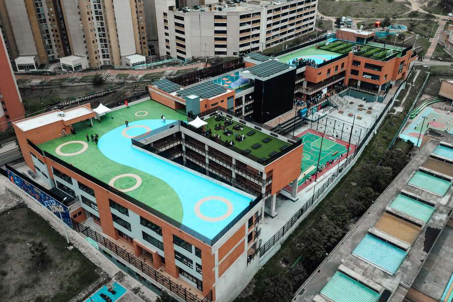 Ubicado frente al Parque Central de Bonavista 2, esta nueva sede albergará a 1.040 estudiantes provenientes principalmente de los barrios Rincón de la Estancia, Madelena, Isla del Sol y La Valvanera.