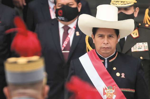 Mal rodeado: en un año, Pedro Castillo ha nombrado a más de 50 ministros