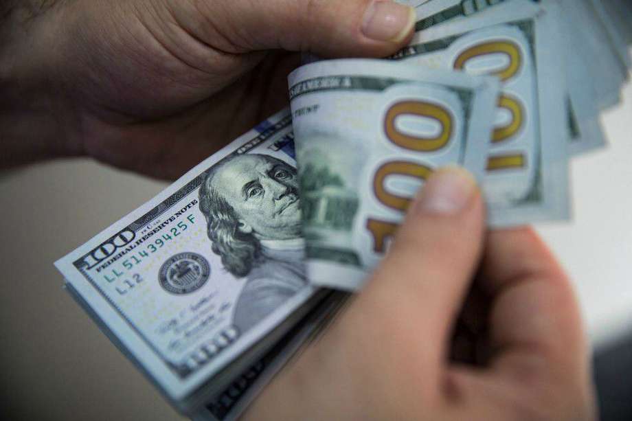 El dólar cerró en $3.746: siga en vivo los hechos financieros globales