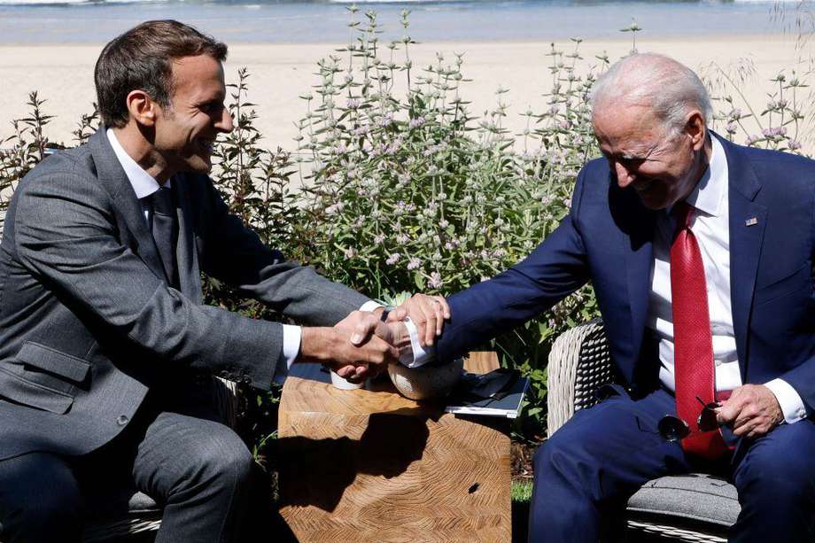 Macron, a través de una llamada telefónica, pedirá a Biden una aclaración sobre lo que “parece ser una importante ruptura de confianza”