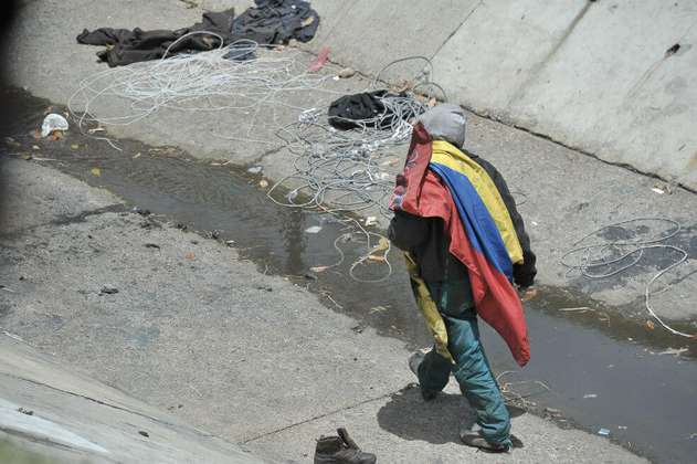 Sigue la búsqueda de habitante de calle arrastrado por la corriente en un caño de Bogotá