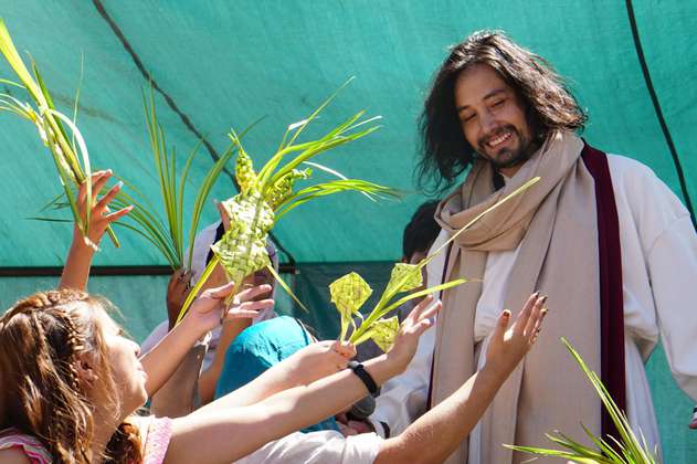 Bendiciones, palmas y una ópera rock para iniciar la Semana Santa en Bolivia