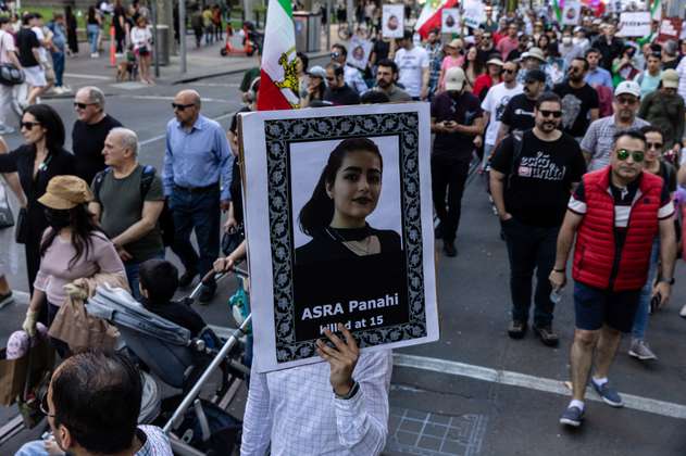 Irán detuvo al padre de Mahsa Amini; no lo dejaron conmemorar la muerte de su hija