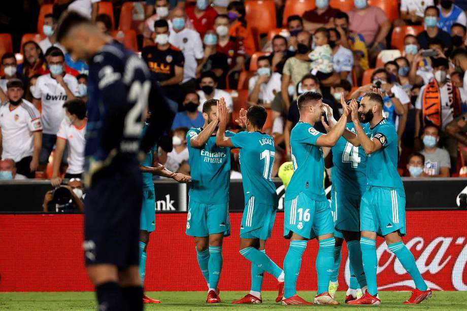 En dos minutos y sobre el final, Real Madrid remontó y derrotó a Valencia por la quinta fecha de LaLiga.