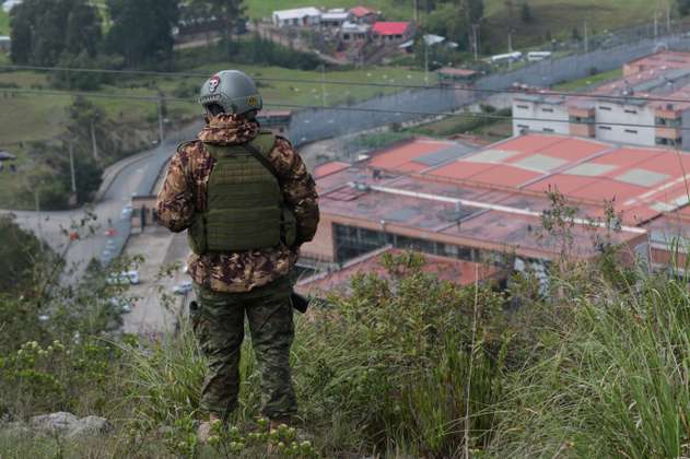 Ecuador intenta retomar el control de las prisiones tras liberación de rehenes