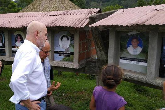 Michel Forst, relator especial de la Onu para la situación de los defensores de derechos humanos, visitó la Comunidad de Paz de San José de Apartadó. / Prensa de ACNUDH