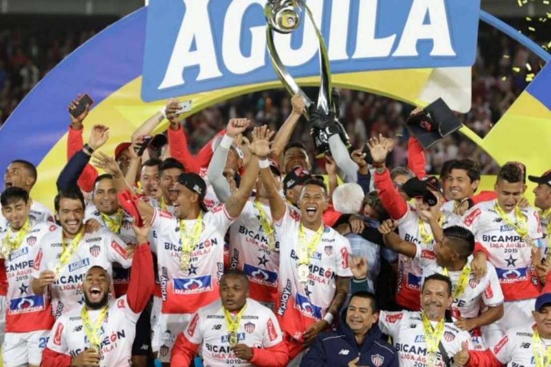 Júnior también es uno de los tres equipos que tienen nueve títulos en el fútbol colombiano. Su última estrella la consiguió  en 2019 contra Deportivo Pasto.