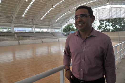 El exalcalde de Santa Marta, visitando las obras de los escenarios deportivos para los juegos Bolivarianos Santa Marta 2017.