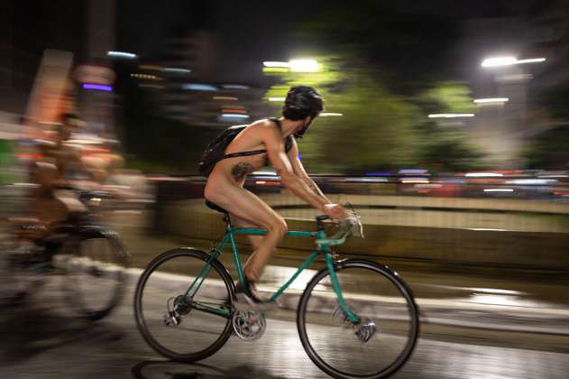 Ciclistas protestaron desnudos por el aumento de accidentes en las vías en Brasil