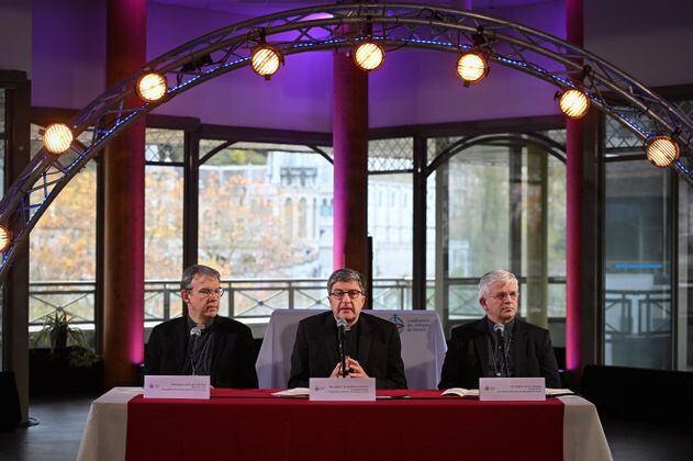 Obispos de Francia indemnizarán a víctimas de pederastia