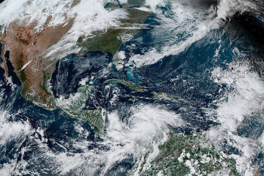 El Ideam recomienda al Sistema Nacional de Gestión de Desastres, alcaldes y gobernadores a prepararse para la temporada de huracanes. 