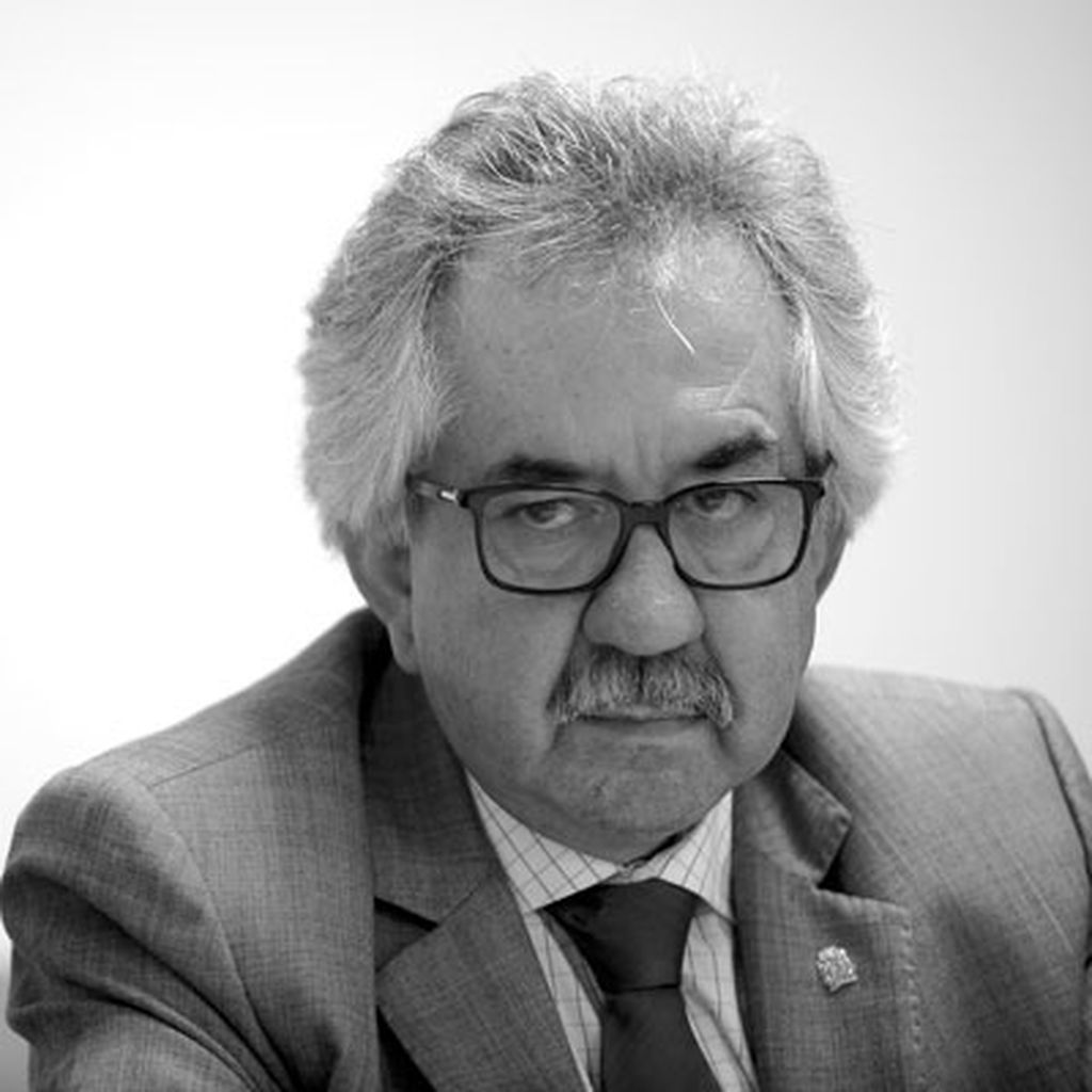 De academias y universidades