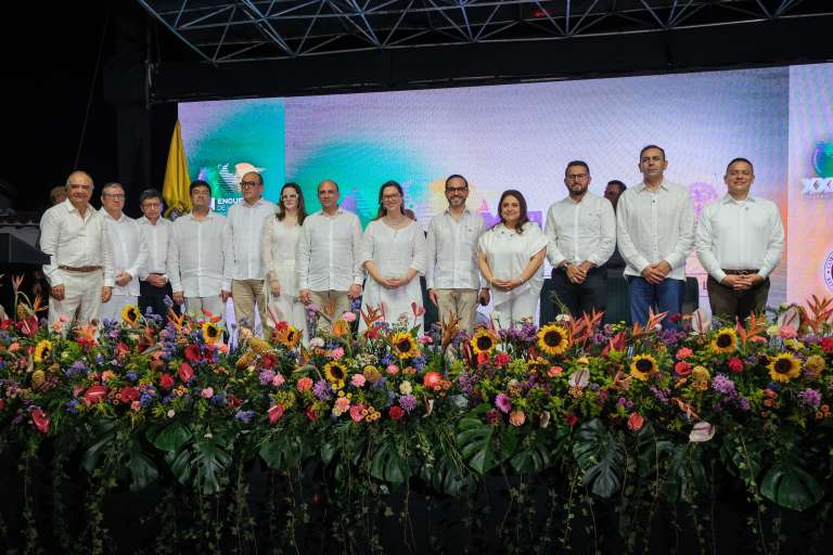 Presidente De la Espriella asegura que no desconocerá decisiones de las Cortes