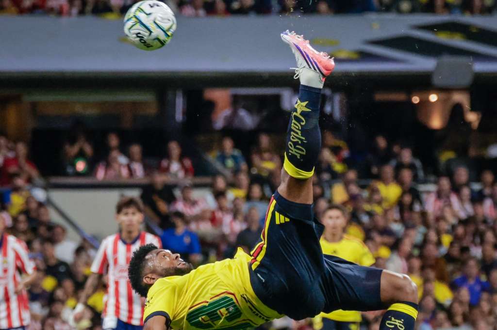 Golazo de chilena de Miguel Ángel Borja le da la vuelta al mundo y le piden el Premio Puskás
